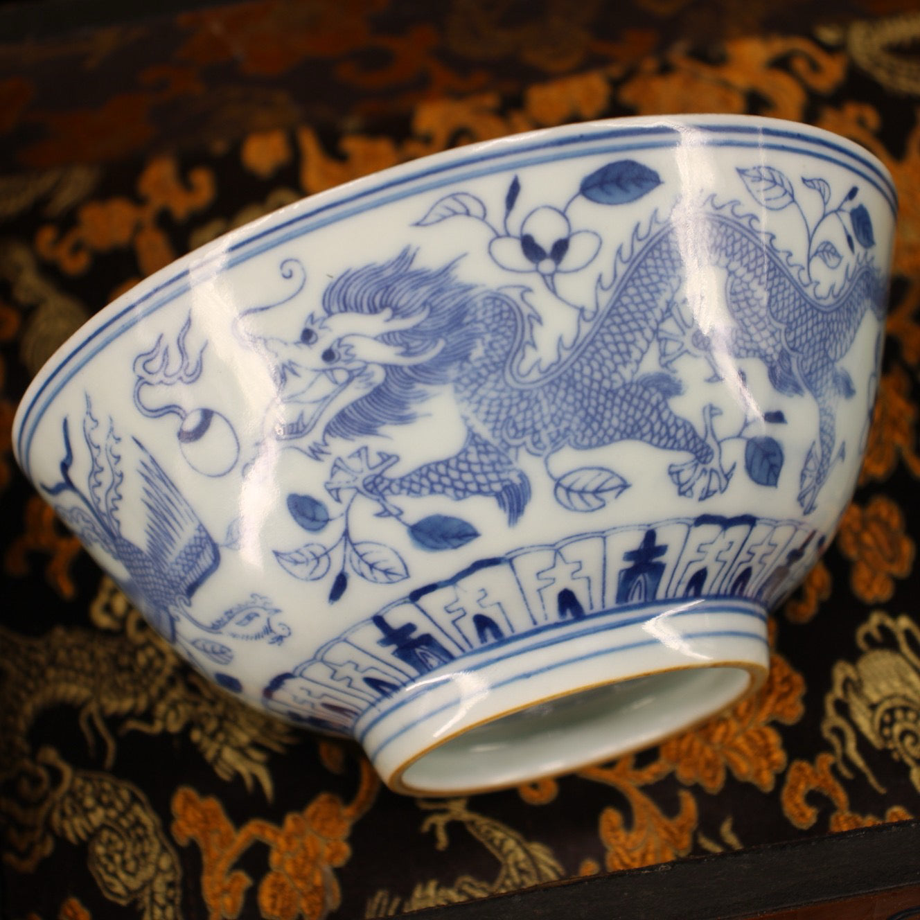 A pair of pure handmade blue and white dragon and phoenix porcelain bowls for collecting Chinese antiques