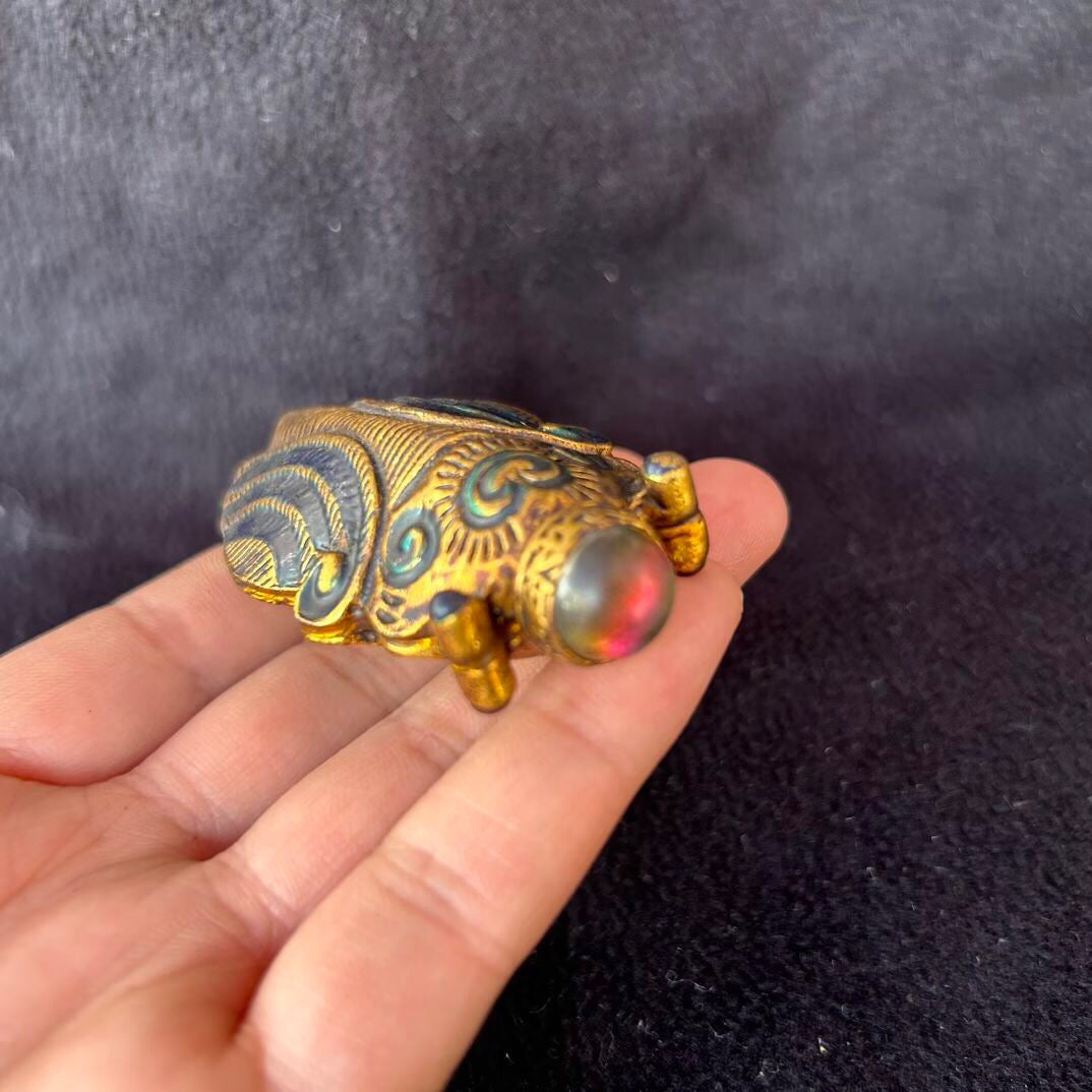 Chinese antique copper snuff bottle