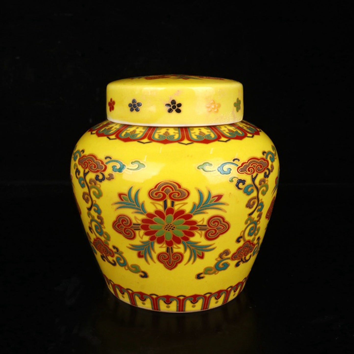 Mingcheng style Doucai Tianzi jar