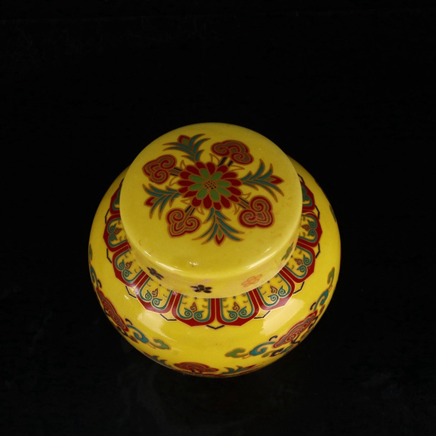 Mingcheng style Doucai Tianzi jar