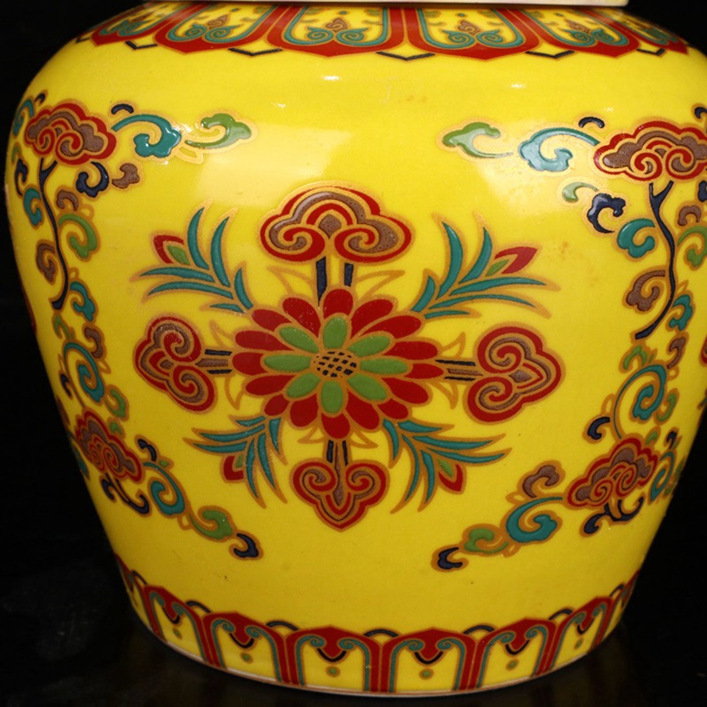 Mingcheng style Doucai Tianzi jar