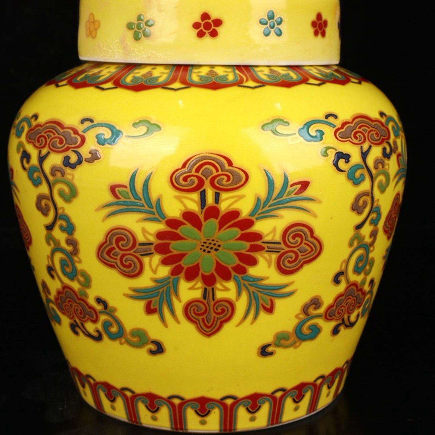 Mingcheng style Doucai Tianzi jar