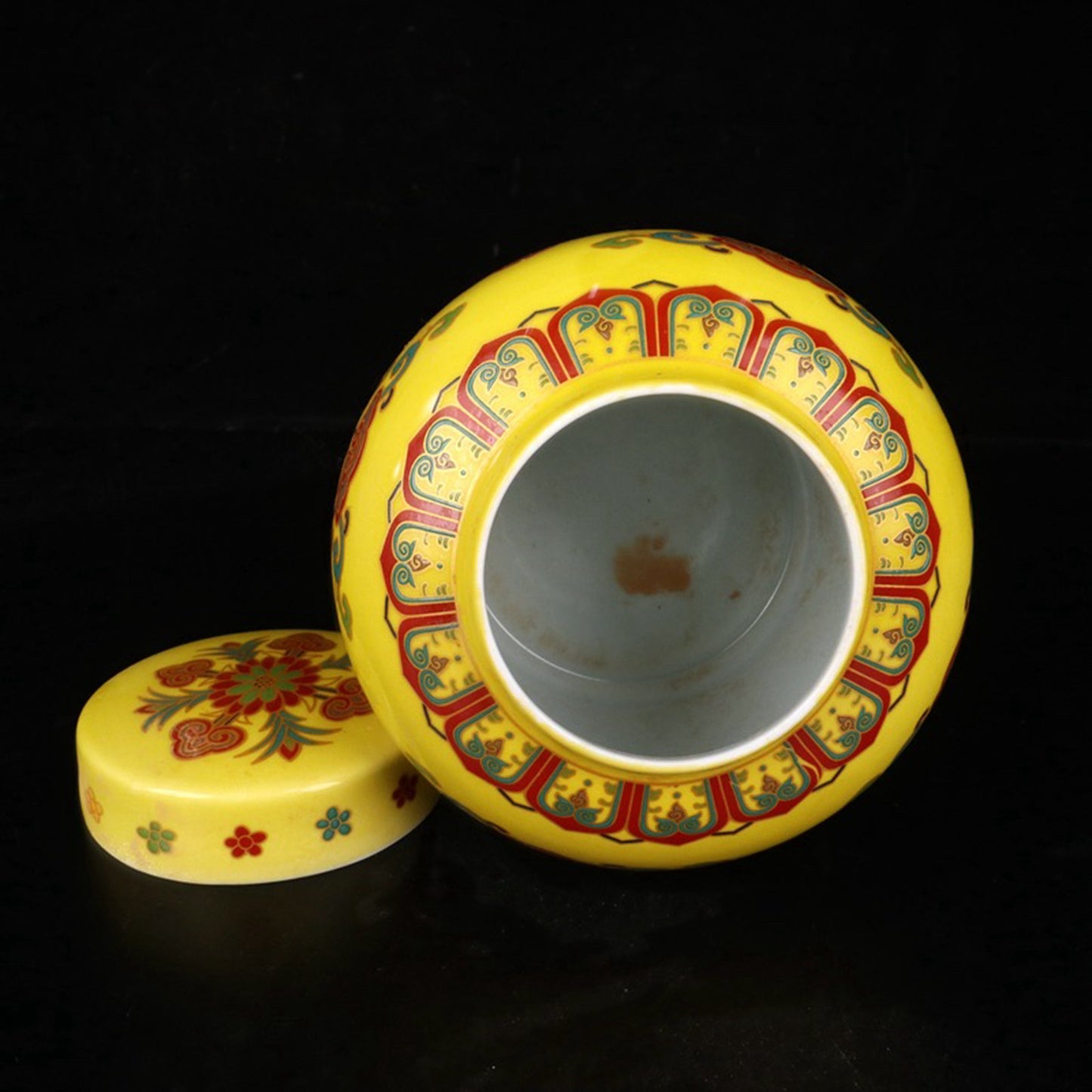 Mingcheng style Doucai Tianzi jar