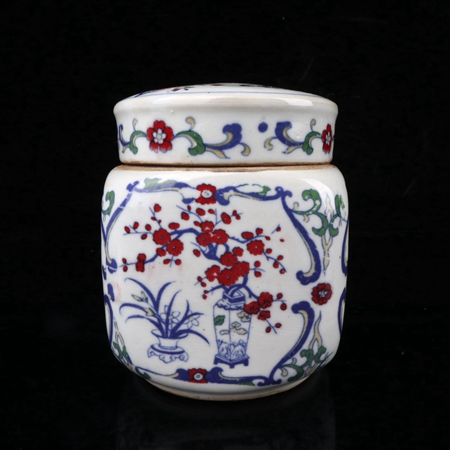 Doucai Bo Gu Wen Si Fang Tan
