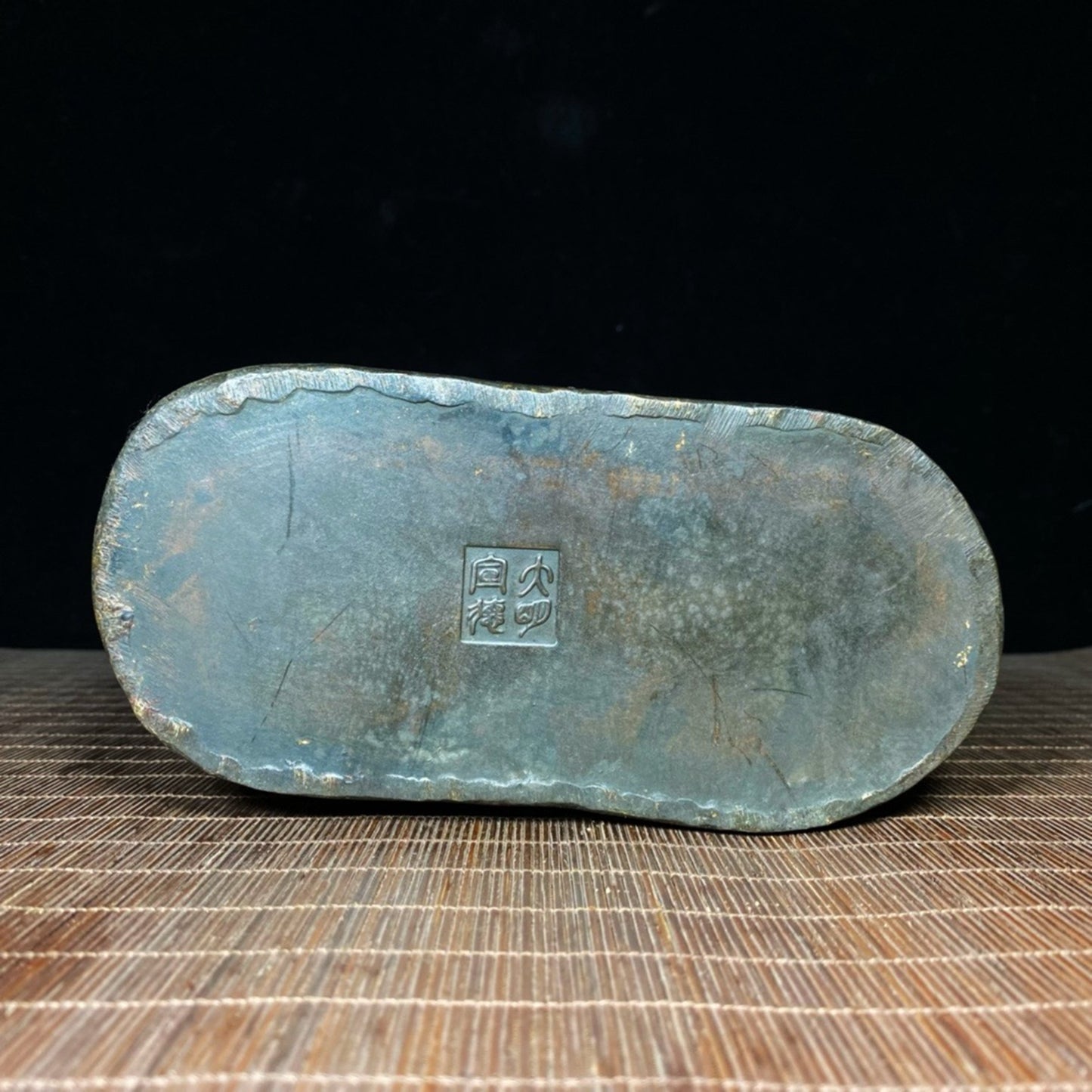 Old copper tire mud golden horse