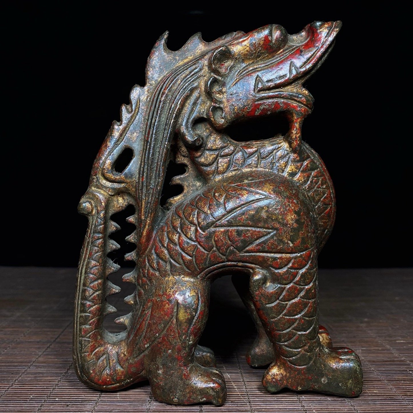 Mud gold old copper tire dragon ornament