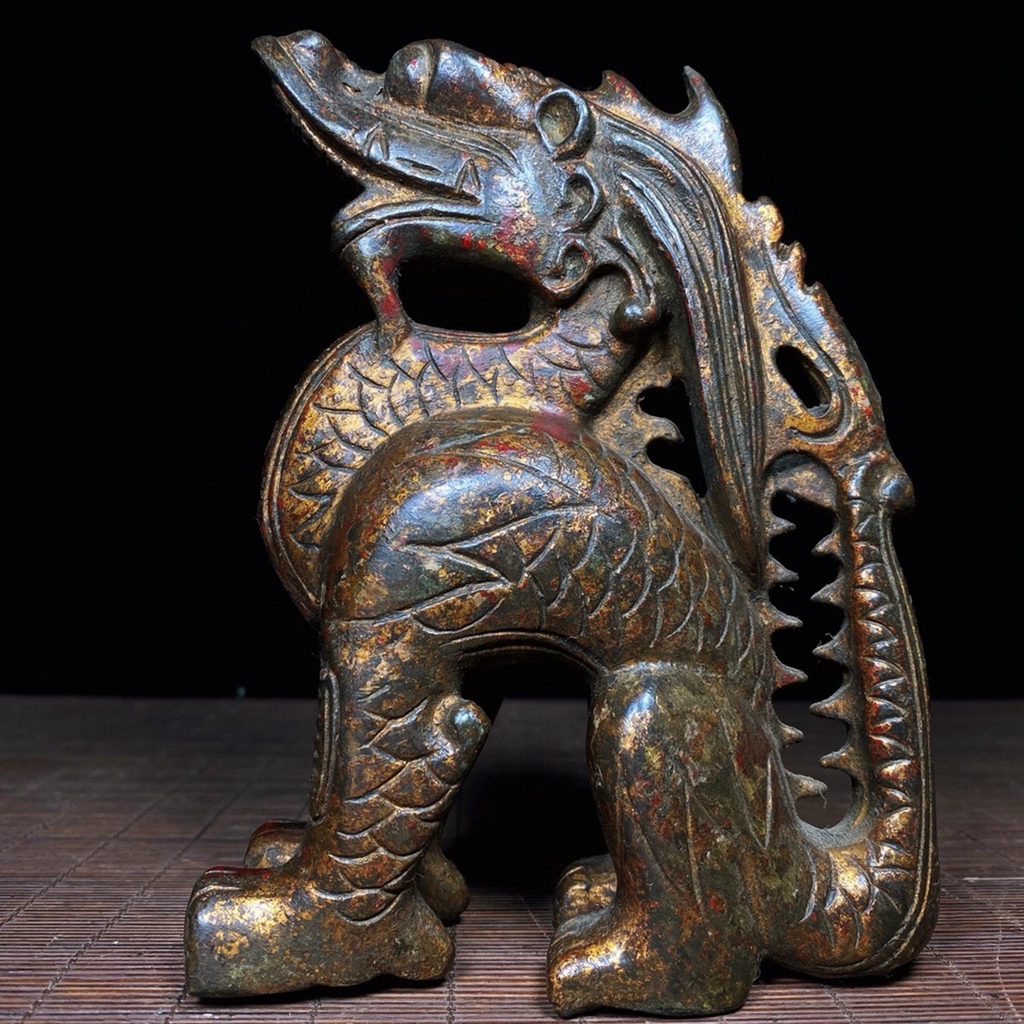 Mud gold old copper tire dragon ornament