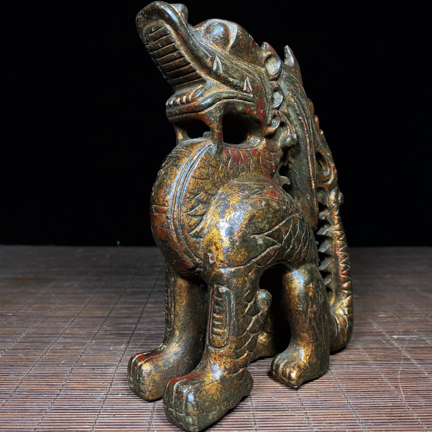 Mud gold old copper tire dragon ornament