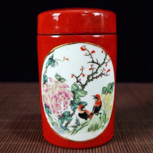 Red glazed window with flower and bird pattern tea tube