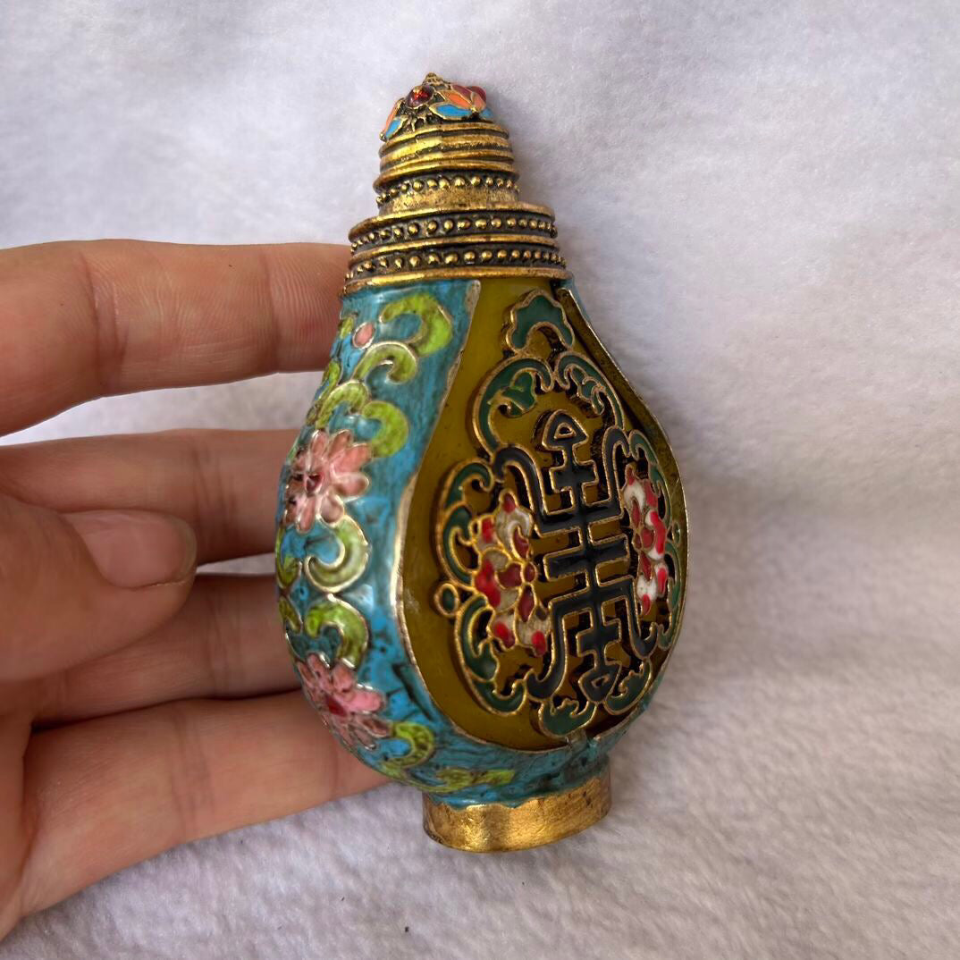 Chinese antique beeswax snuff bottle