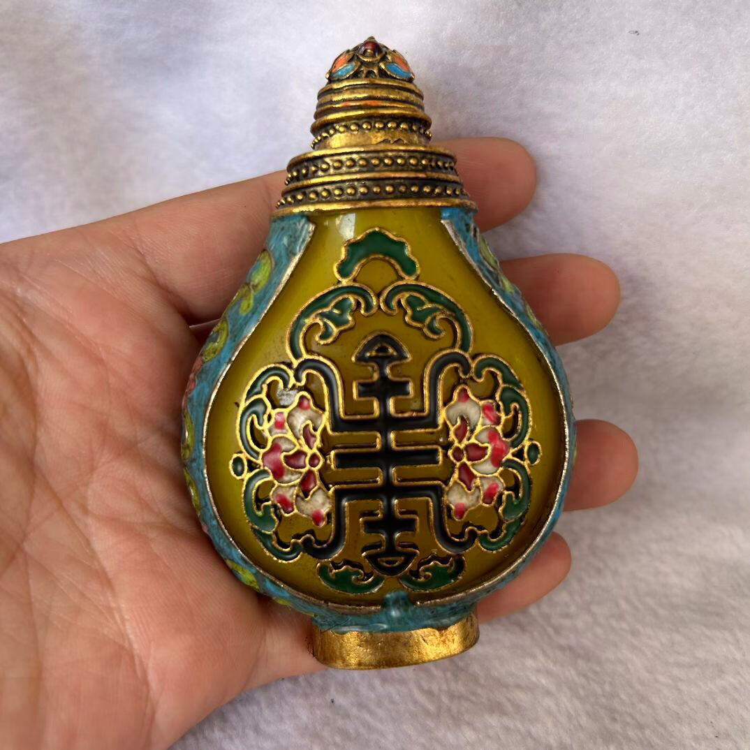 Chinese antique beeswax snuff bottle