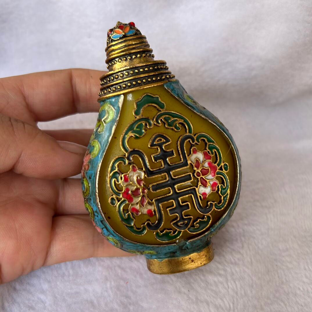 Chinese antique beeswax snuff bottle