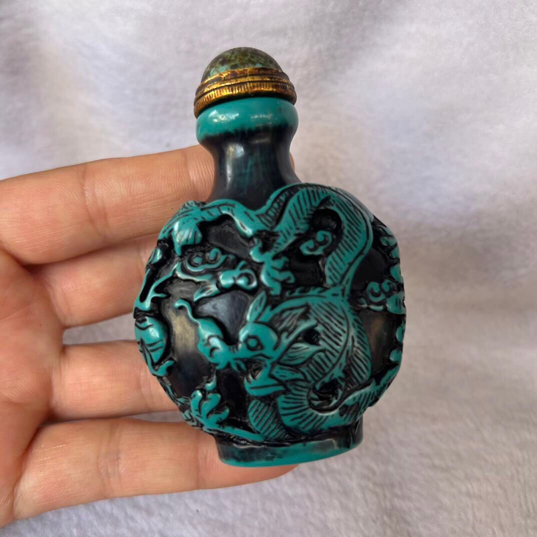 Chinese antique pine stone snuff bottle
