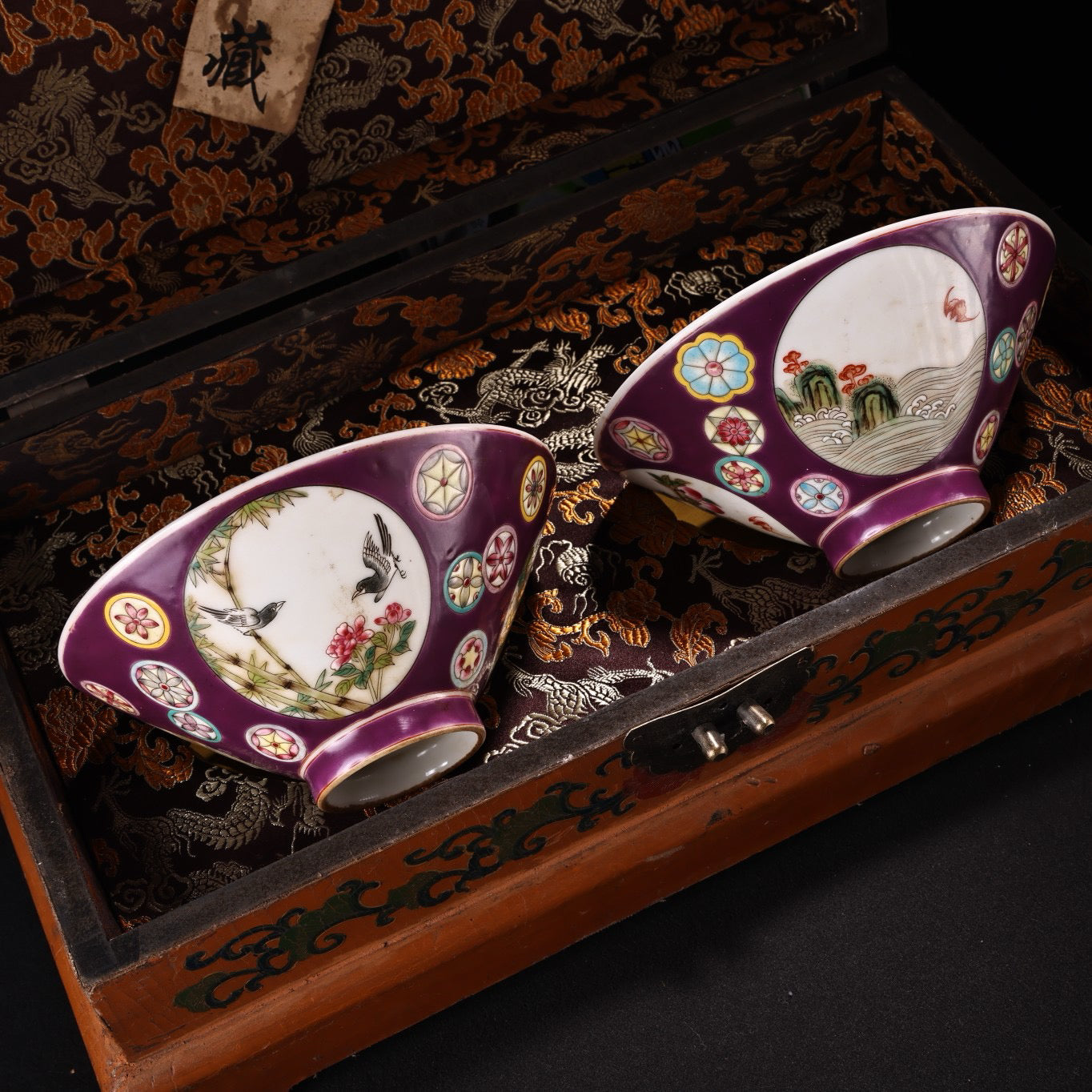 A pair of Chinese antique pink porcelain bowls