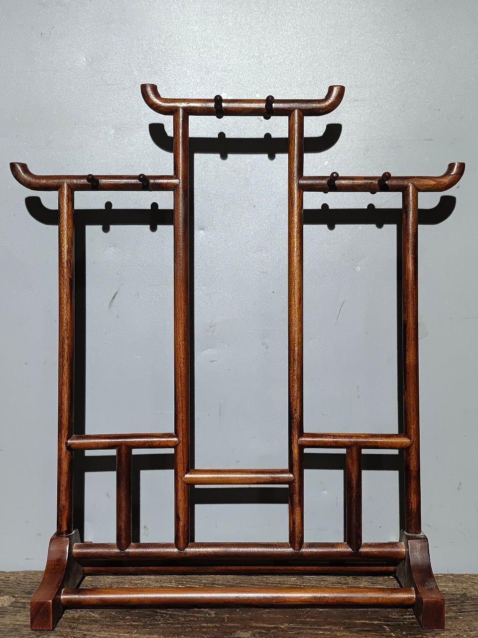 Lao Hua Li Mu Long Men Pen Holder