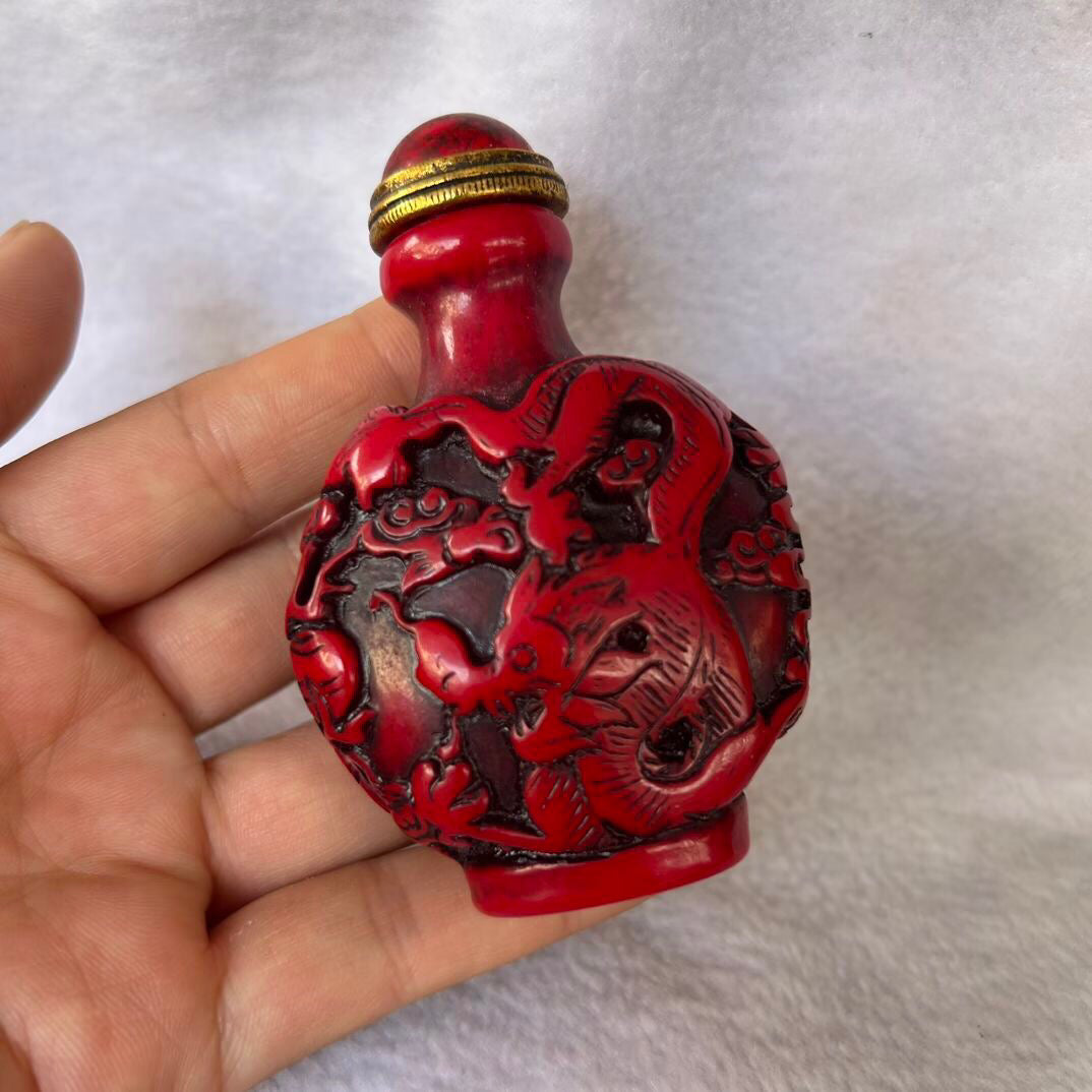 Chinese antique red coral snuff bottle