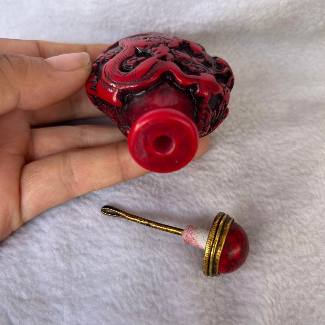 Chinese antique red coral snuff bottle