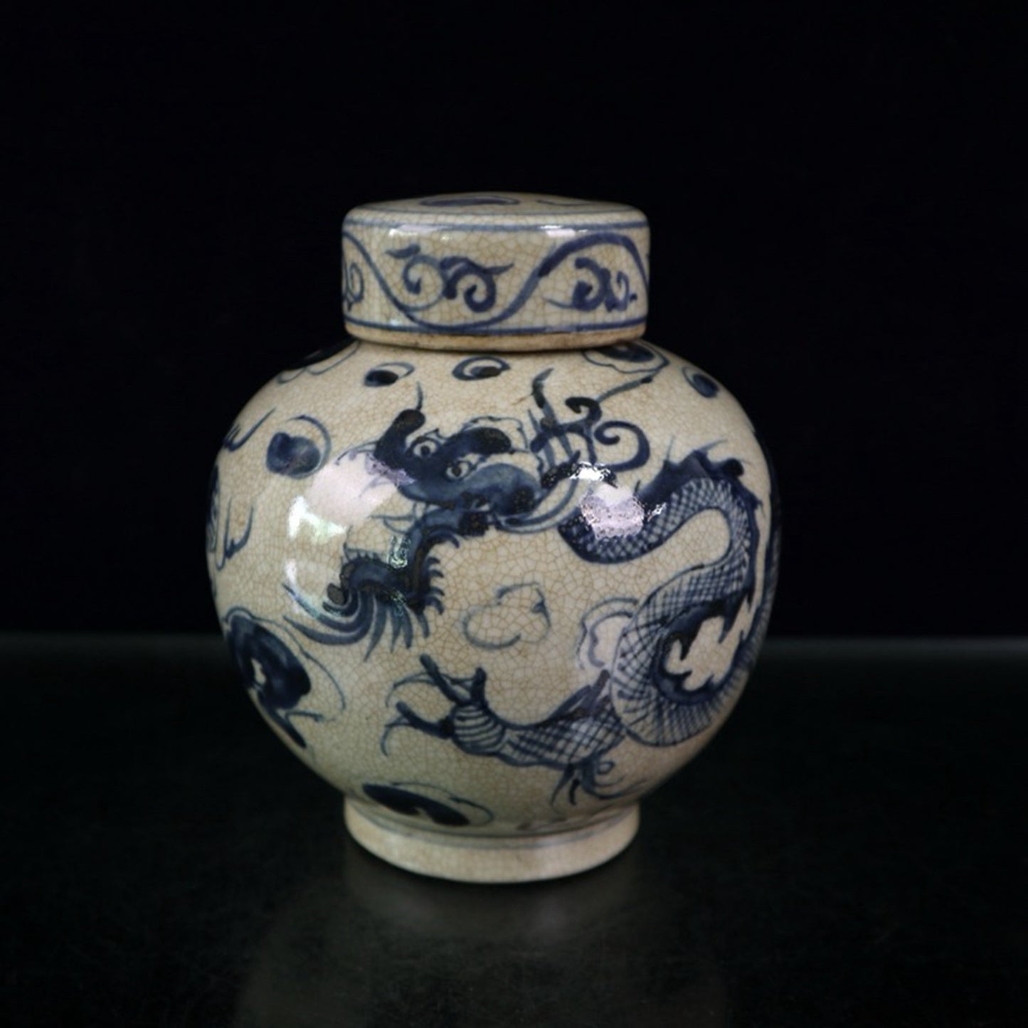 Open blue and white dragon patterned lid jar