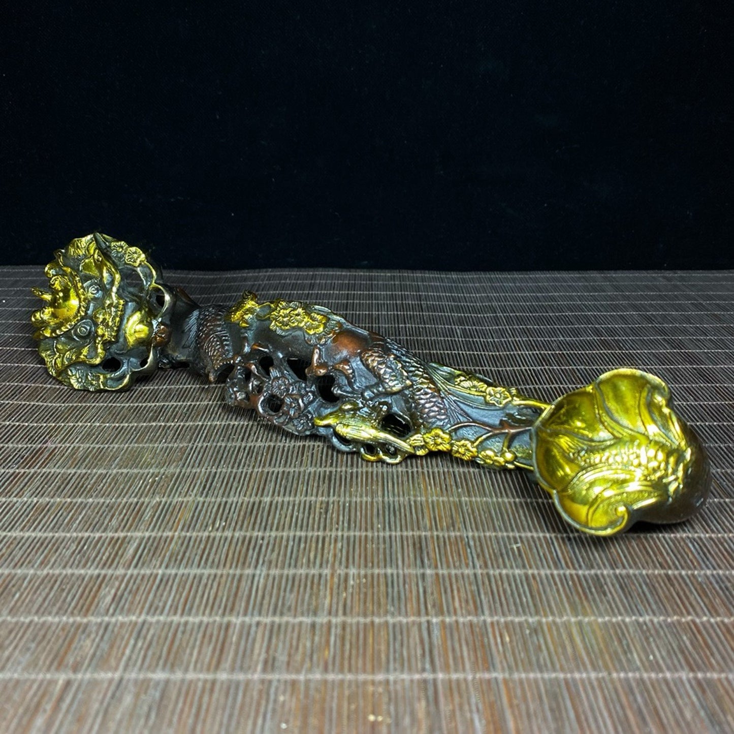 Pure copper gold-plated dragon head Ruyi ornament