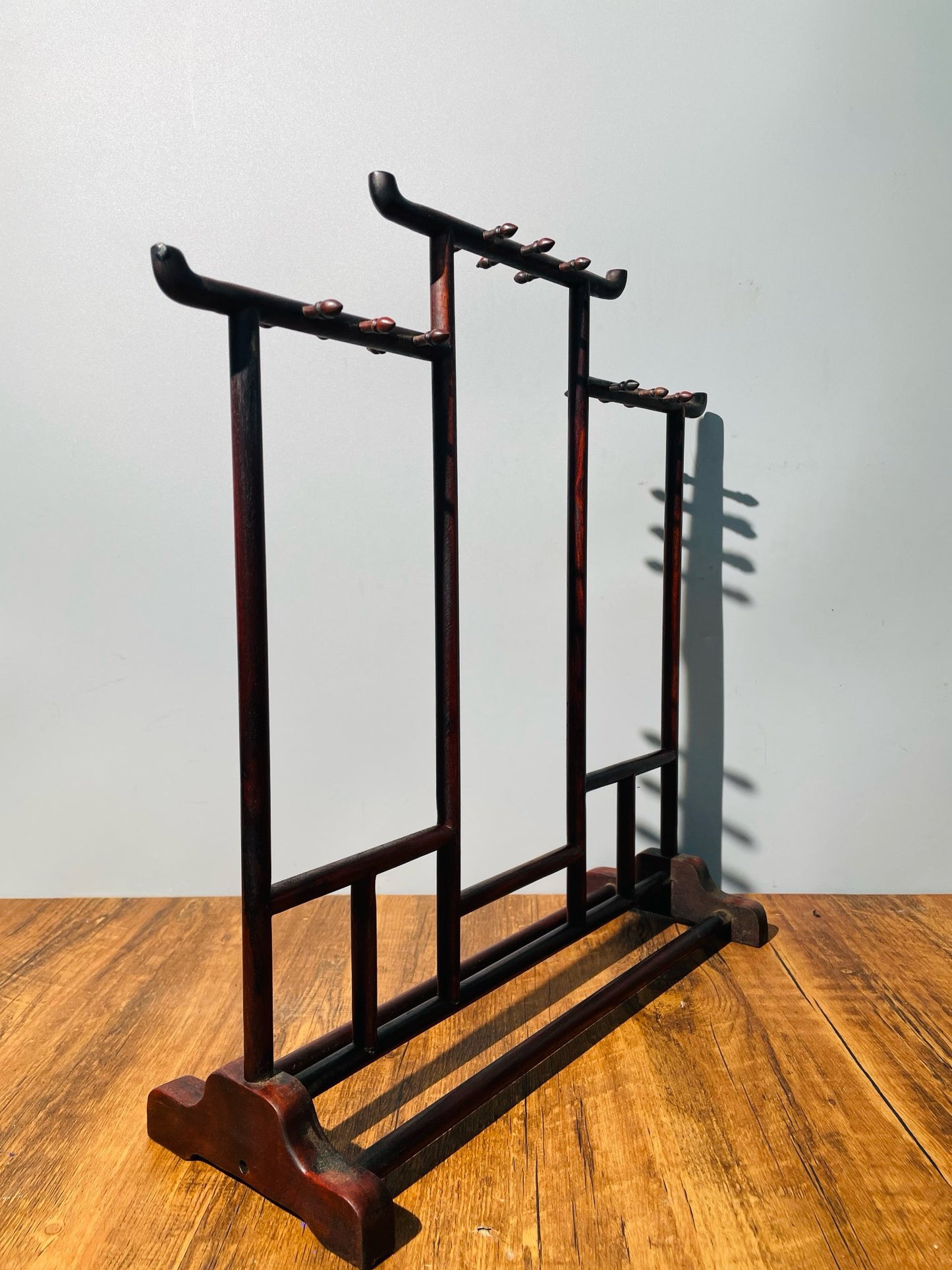 Old Redwood [Dragon Gate Pen Holder]