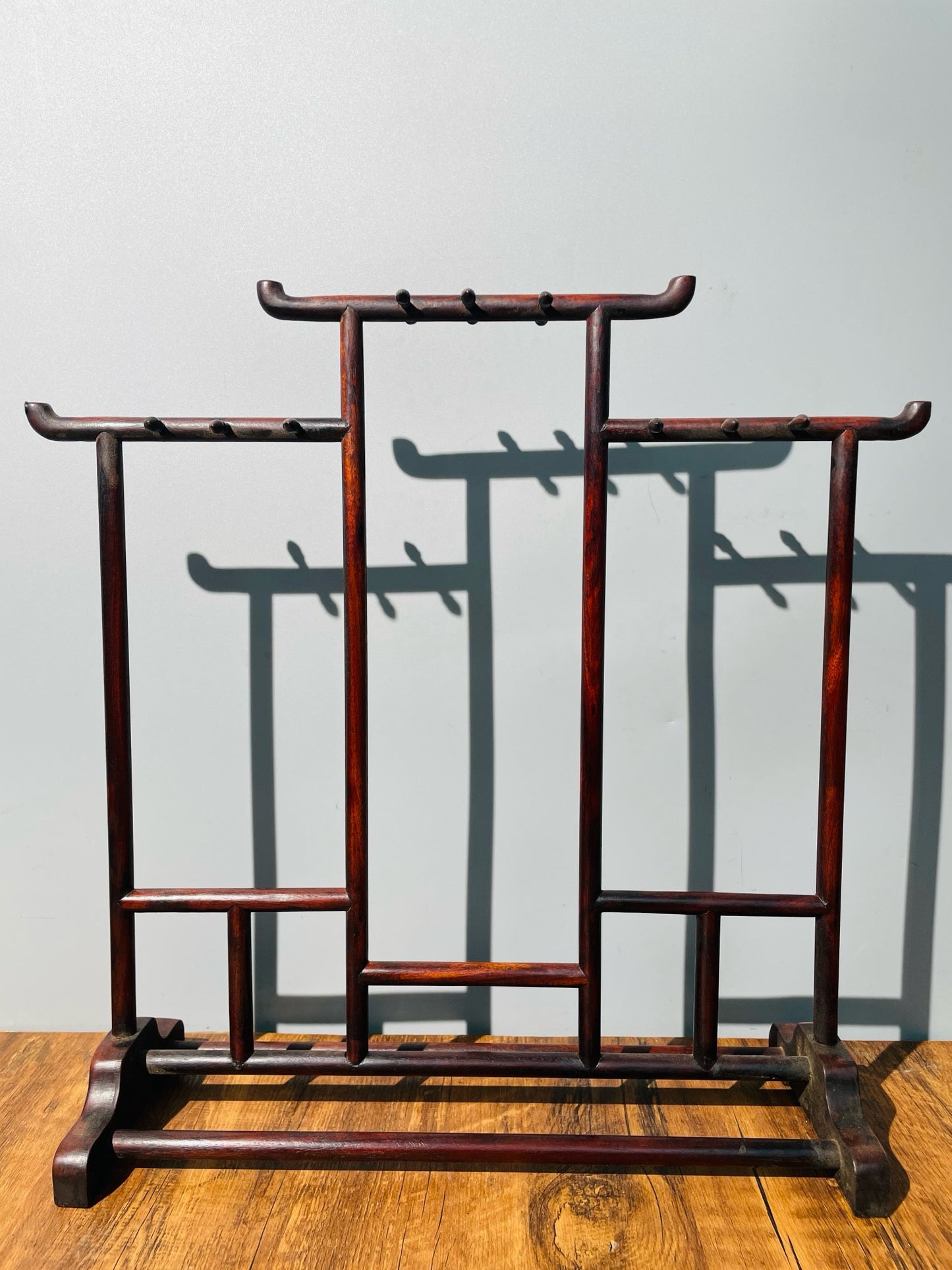 Old Redwood [Dragon Gate Pen Holder]