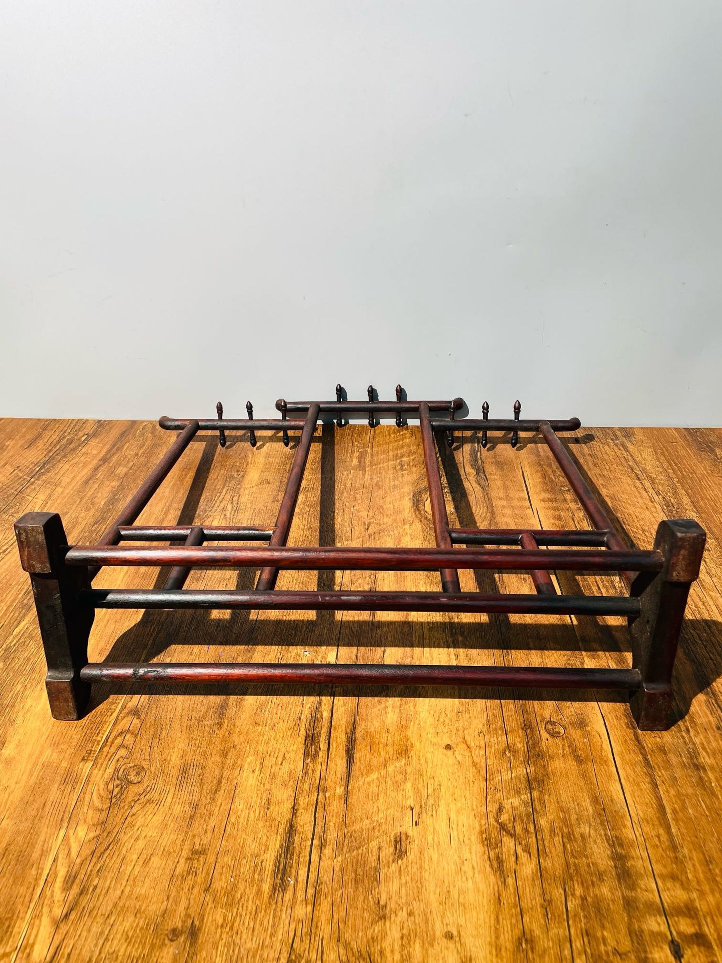 Old Redwood [Dragon Gate Pen Holder]
