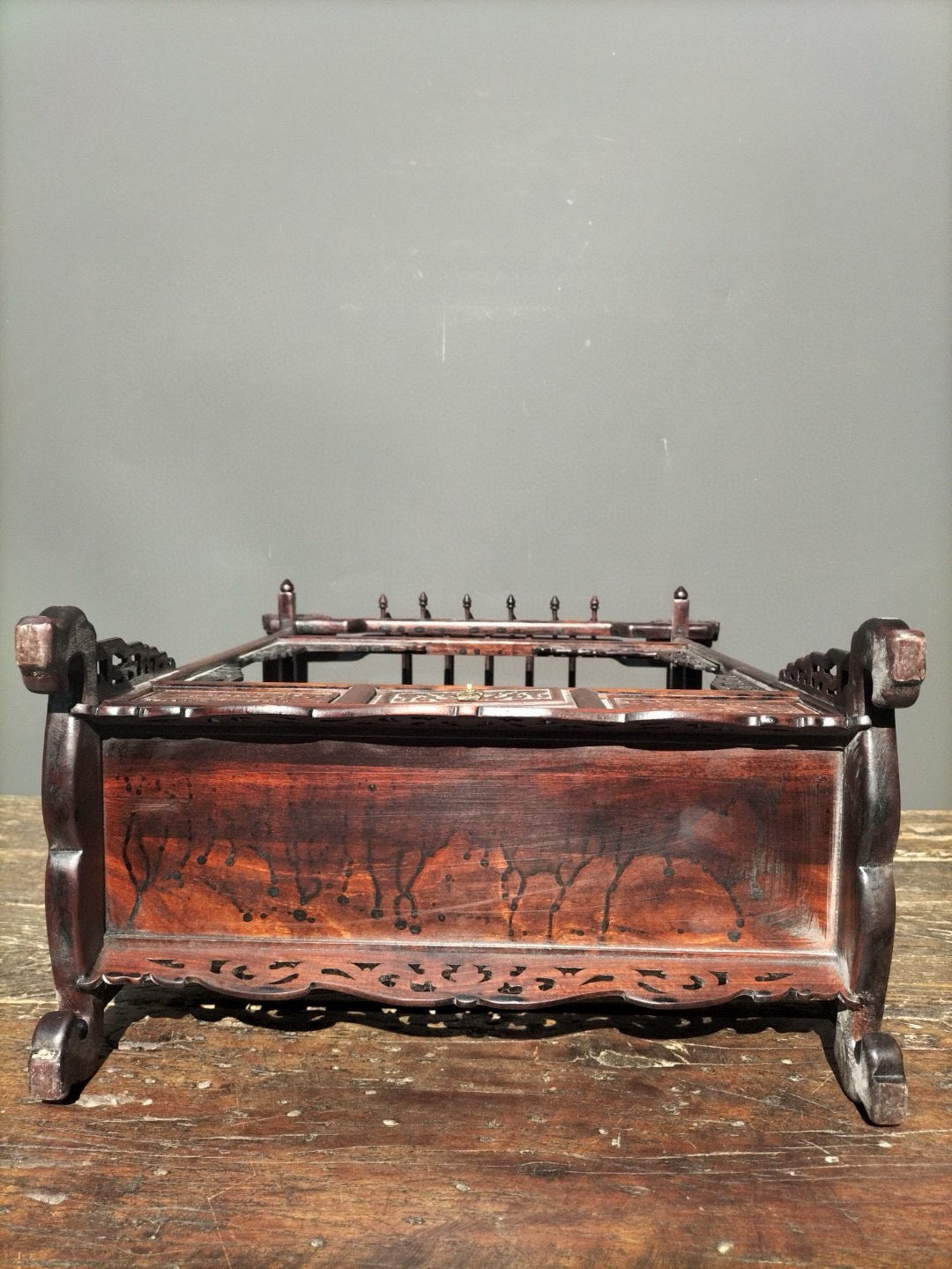 Red acid branch wood carving [double dragon pen holder] study decoration