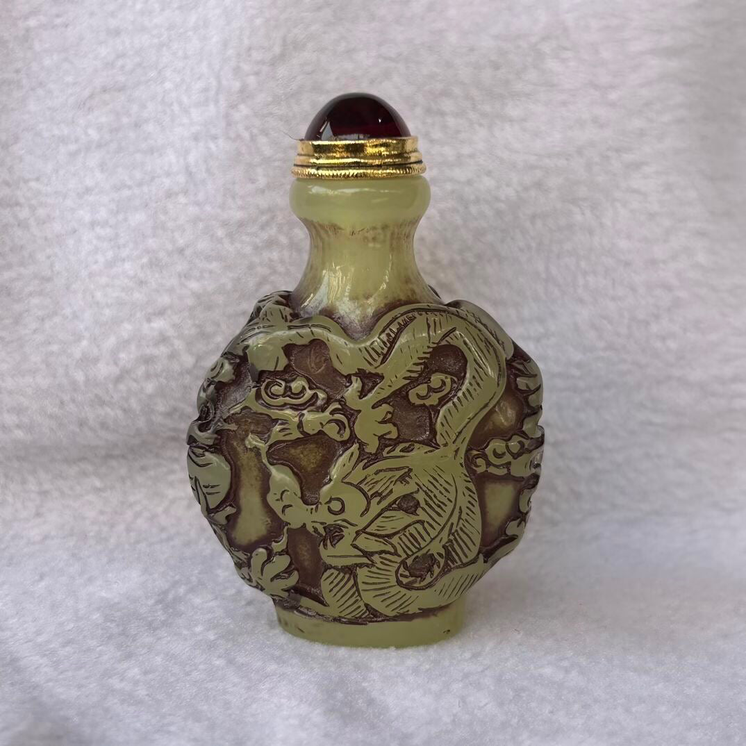 Chinese antique luminous snuff bottle