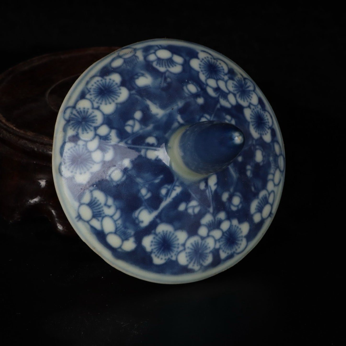 A pair of blue and white ice plum patterned general jars