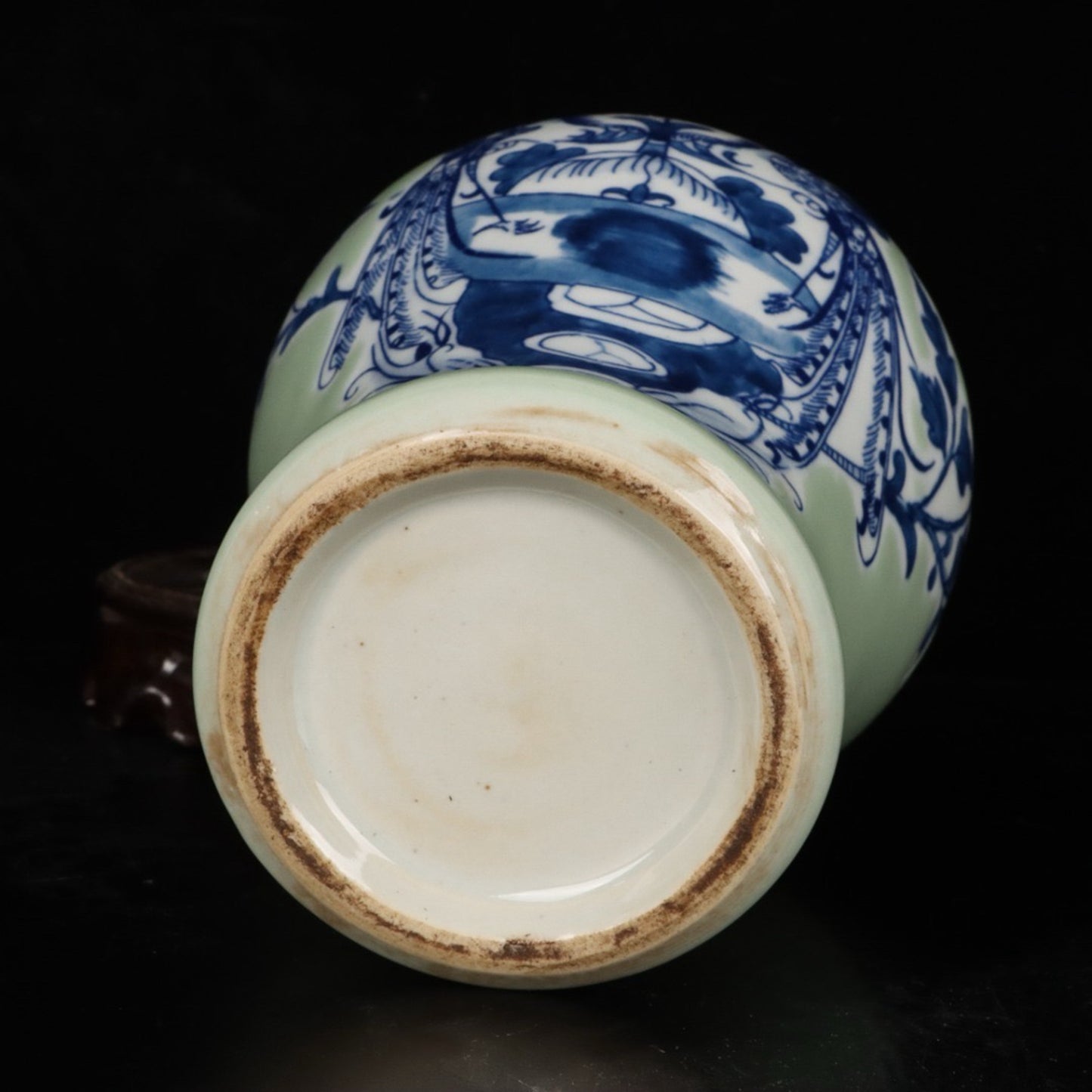 A pair of bean green glazed blue and white general jars