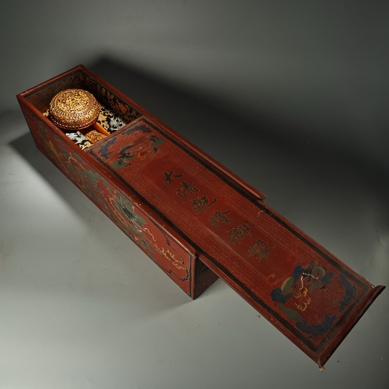 Chinese Antique Pure Copper High Relief Carving and Hollow Gold Plated Ruyi Paired with Old Lacquerware Box