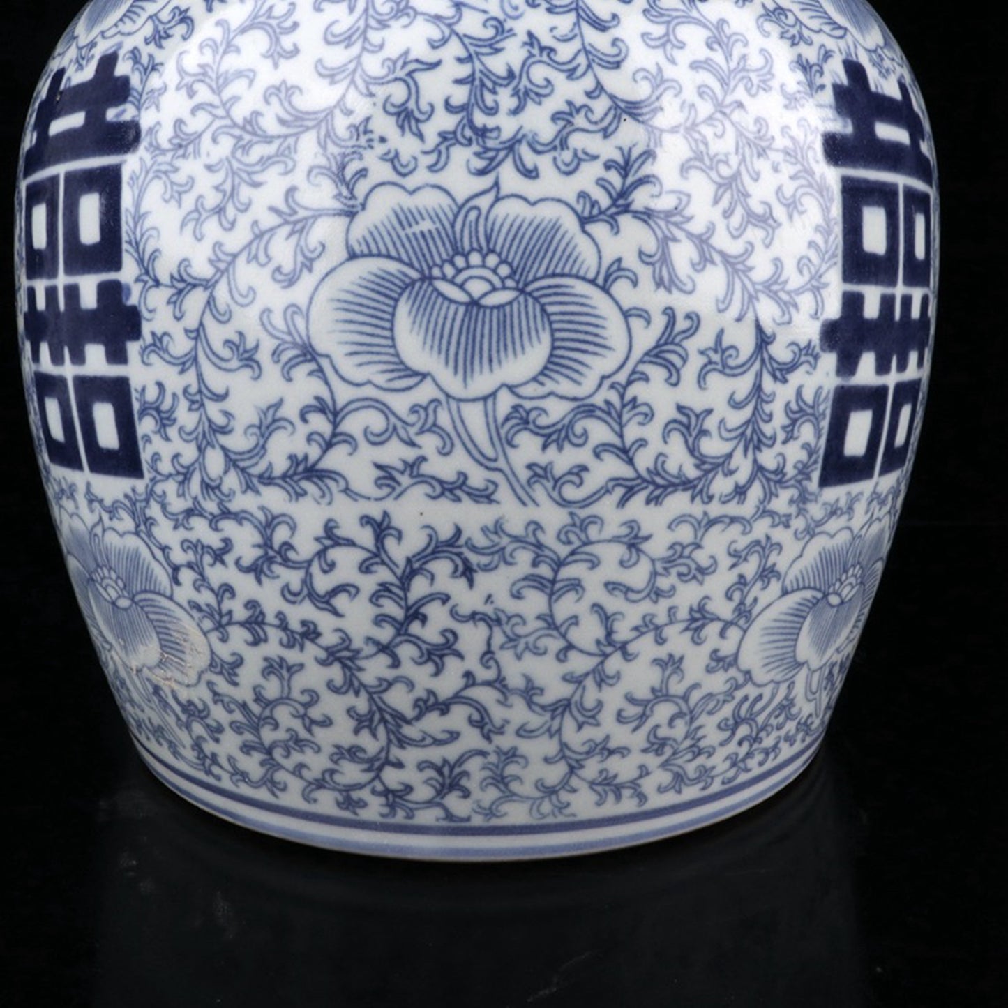 Blue and white happiness shaped lid jar