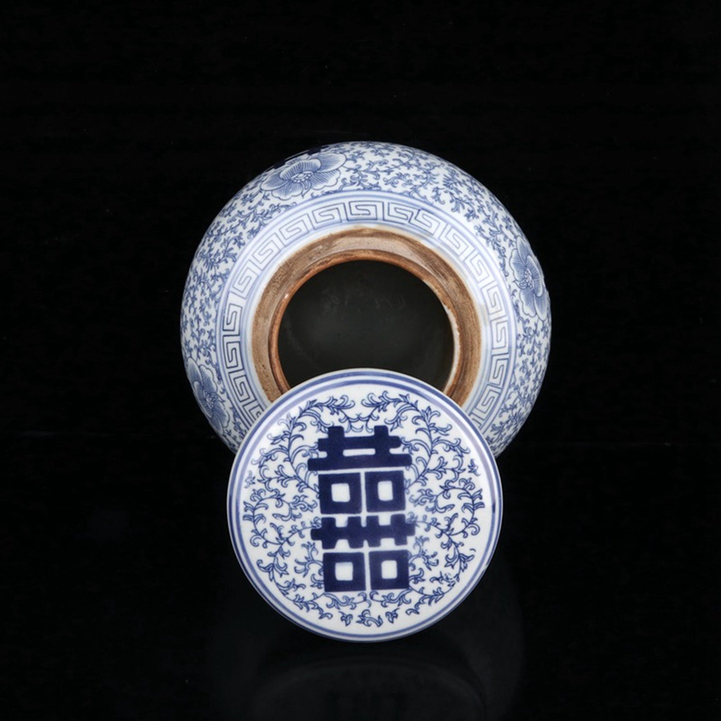 Blue and white happiness shaped lid jar