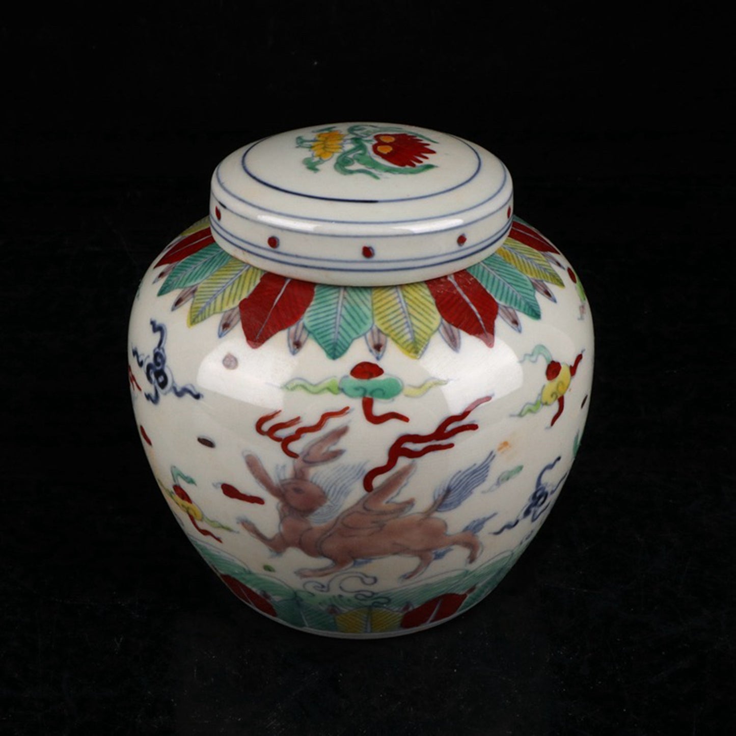 Doucai Feixiang patterned Tianzi jar