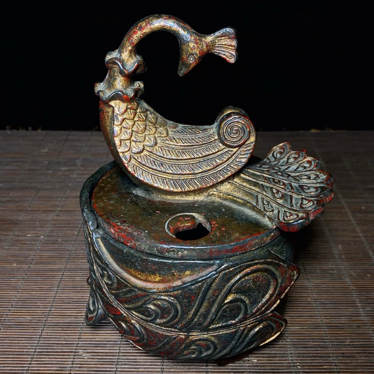 Old copper tire mud gold peacock furnace