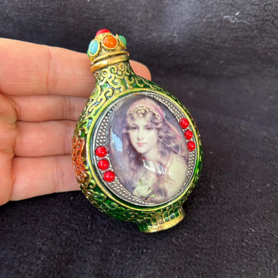 Chinese antique copper inlaid cloisonn é luminous snuff bottle