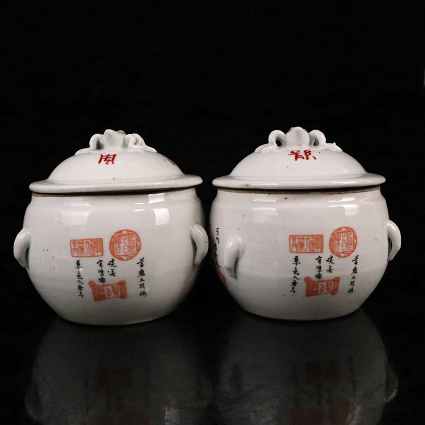 A pair of light crimson seal patterns with ancient rice patterns