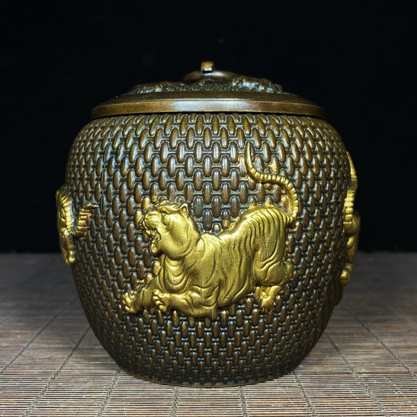 Pure copper gilded Five Tiger tea jar