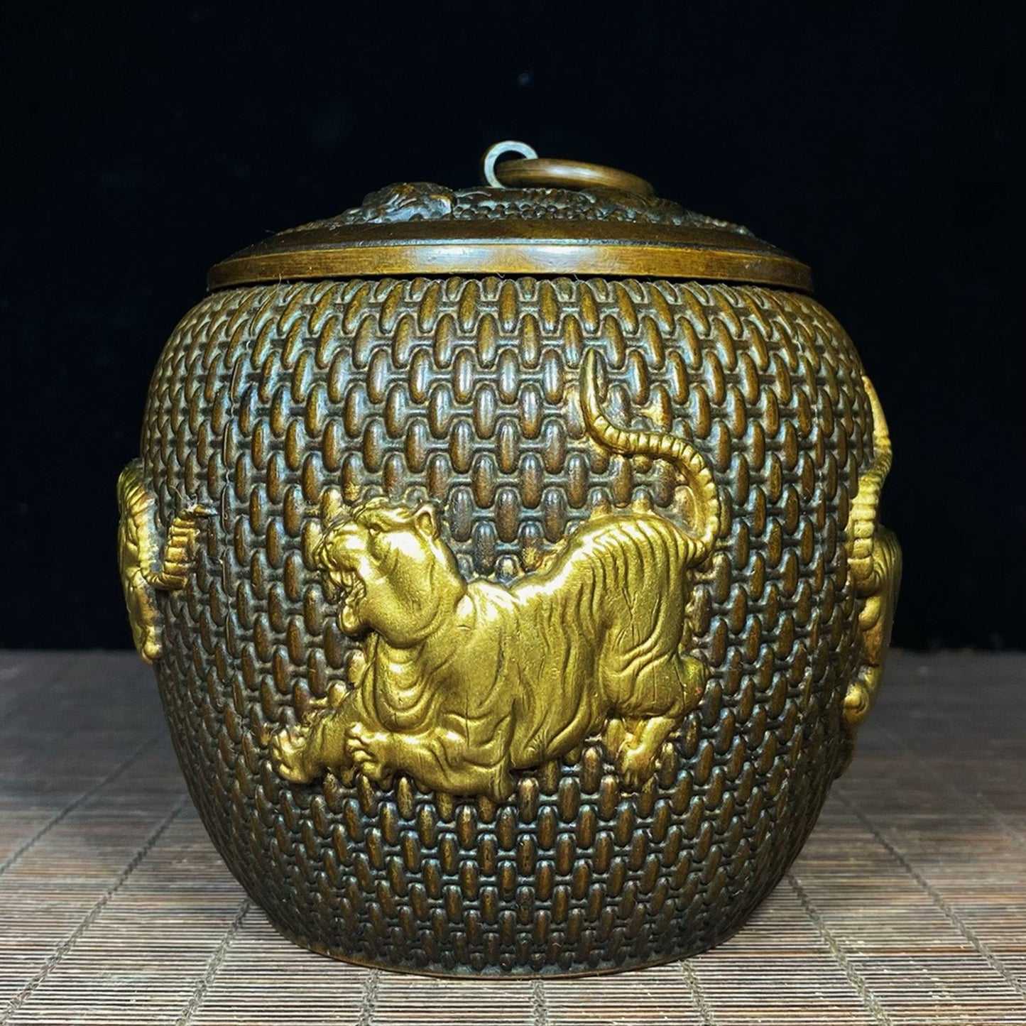 Pure copper gilded Five Tiger tea jar