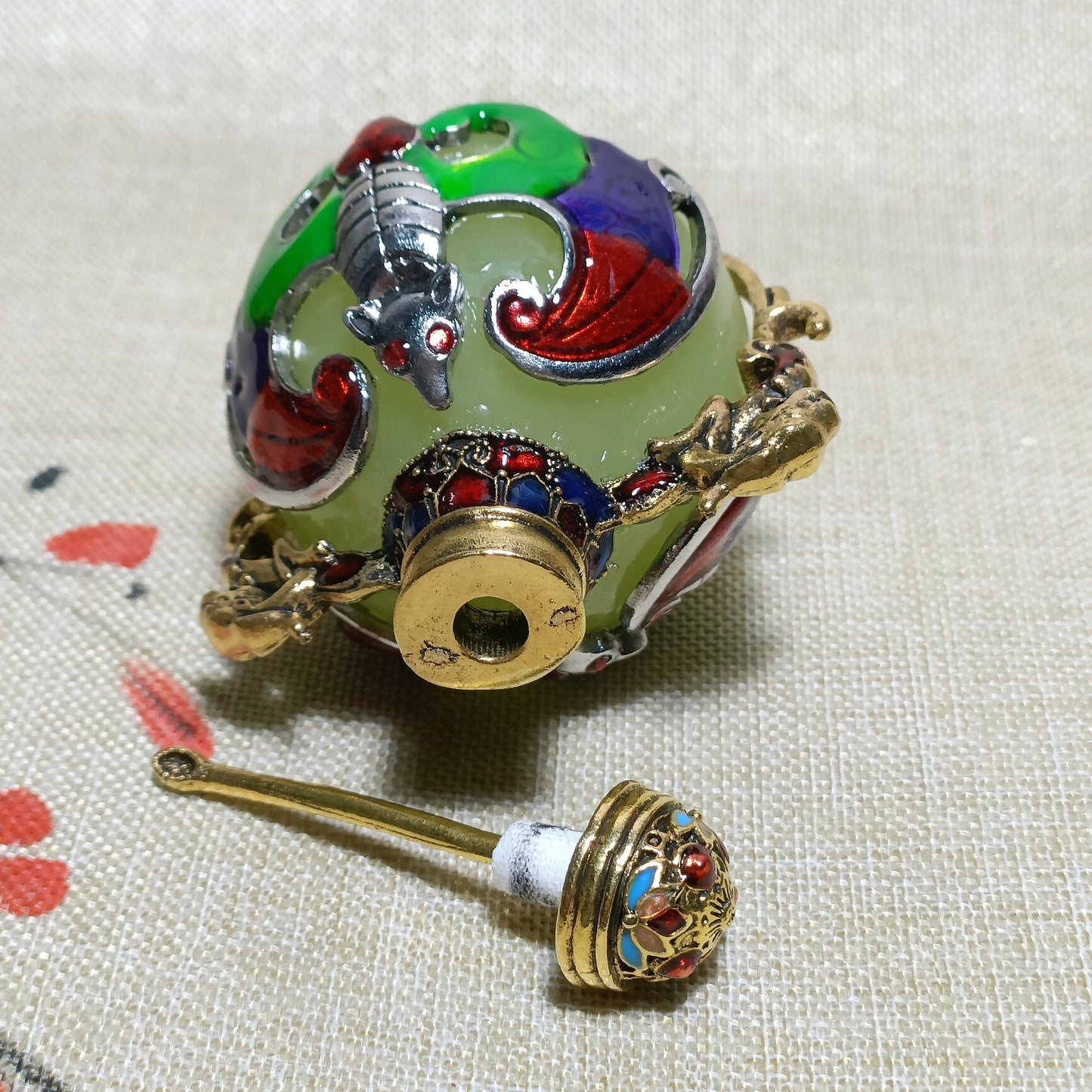 Chinese antique copper inlaid cloisonn é luminous snuff bottle