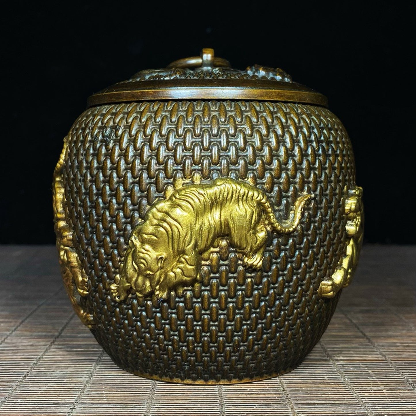Pure copper gilded Five Tiger tea jar