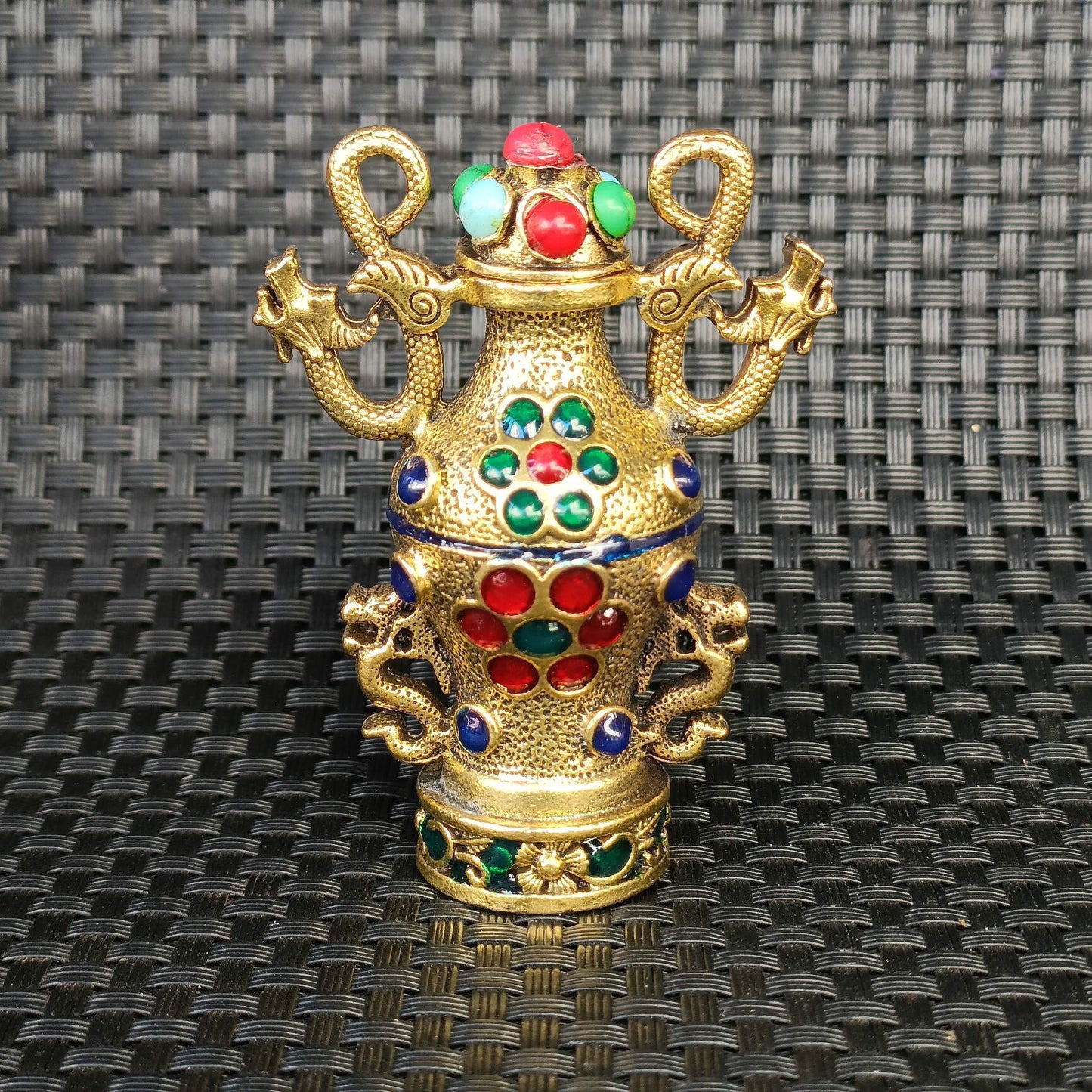 Chinese antique copper inlaid cloisonn é snuff bottle