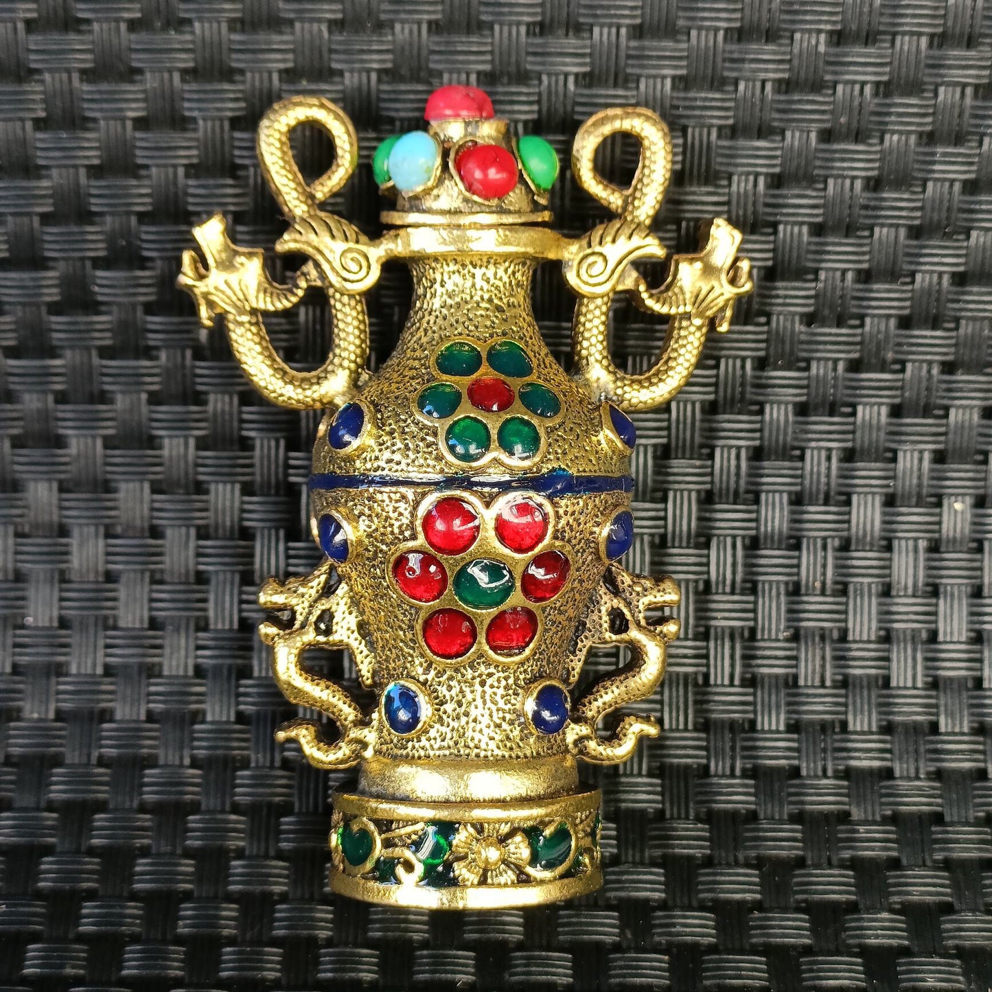 Chinese antique copper inlaid cloisonn é snuff bottle