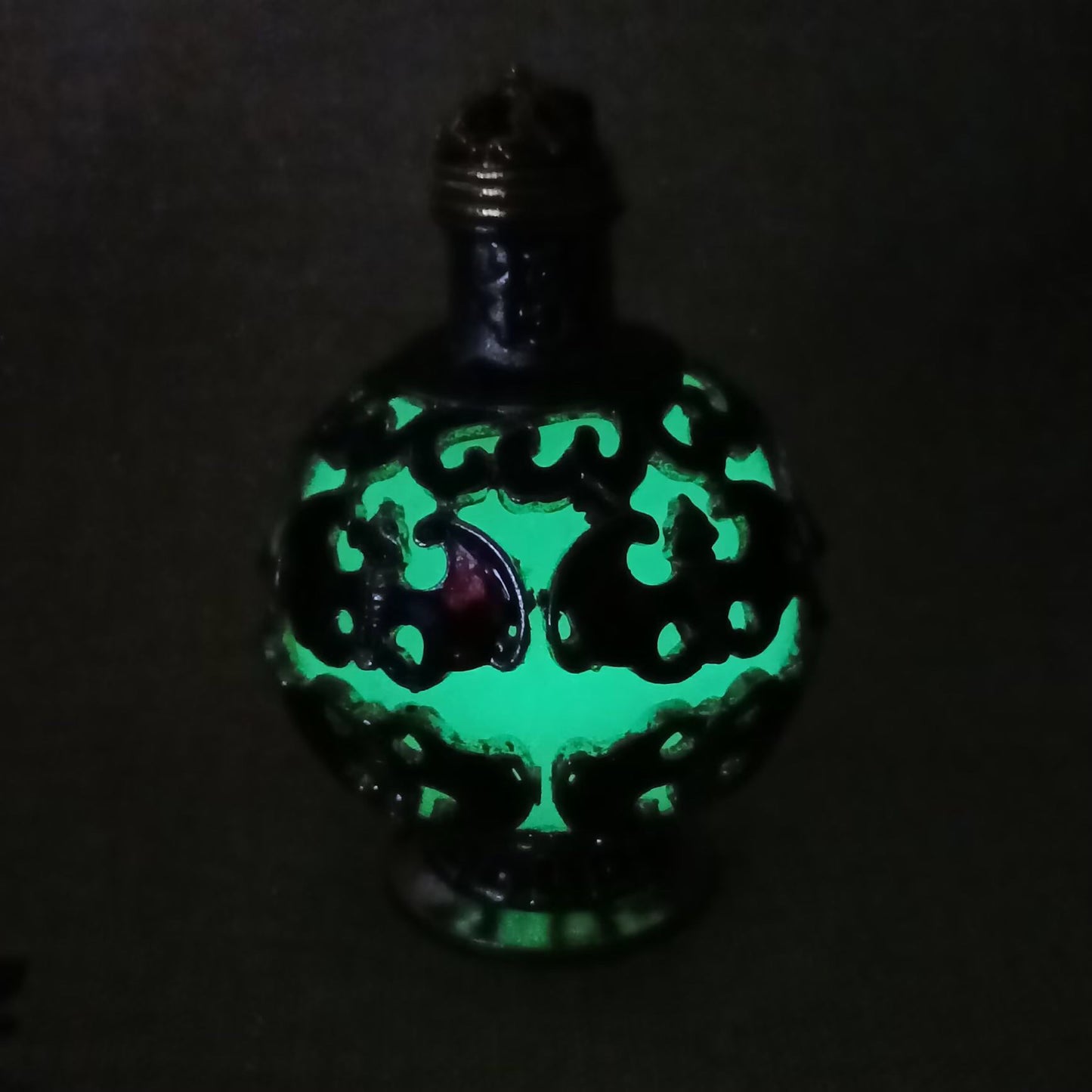Chinese antique copper luminous snuff bottle