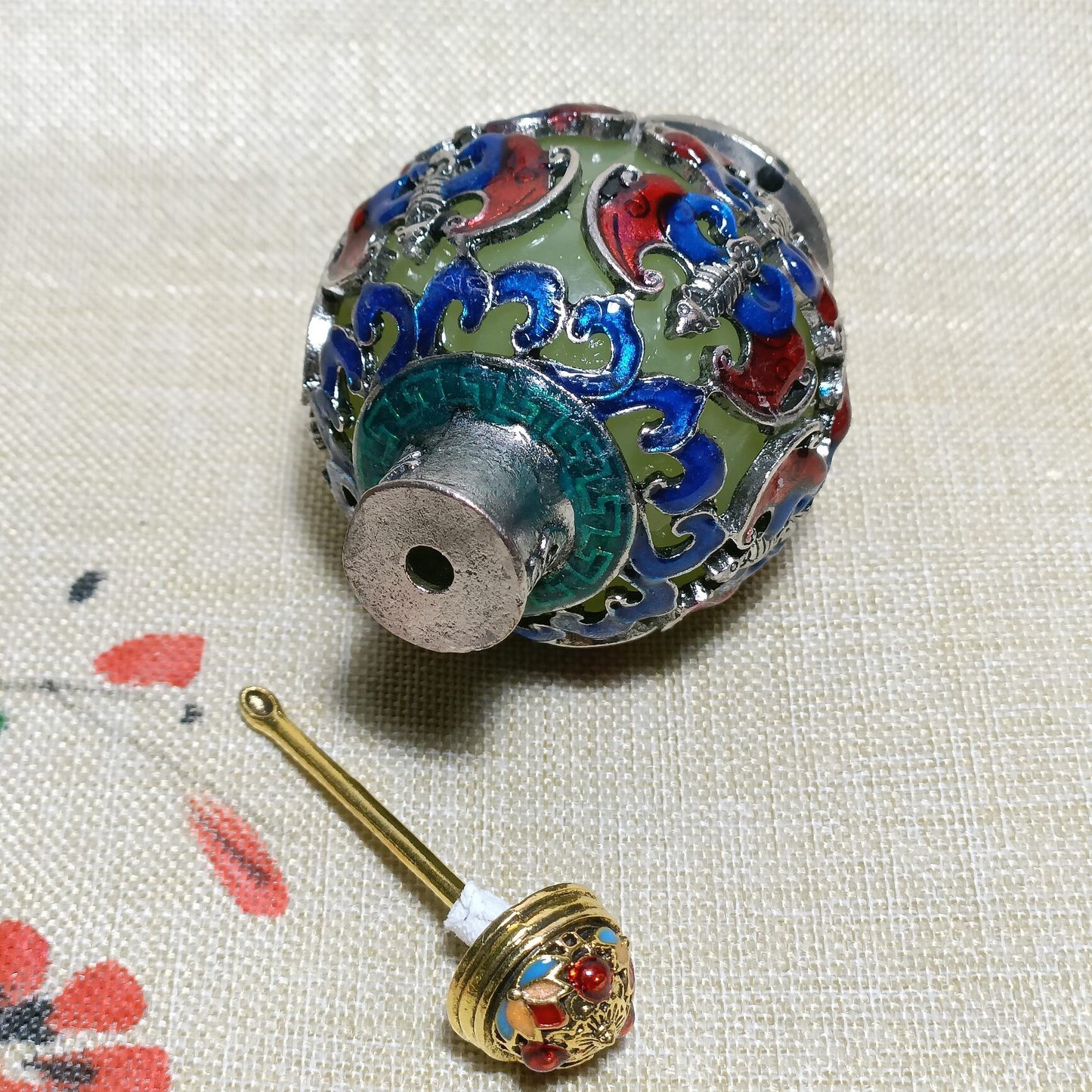 Chinese antique copper luminous snuff bottle