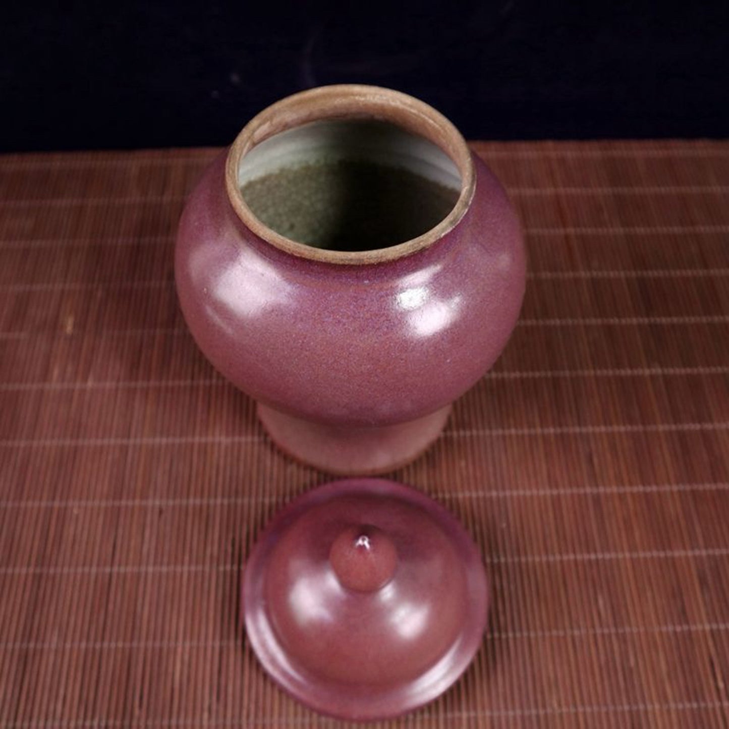 Kiln turned red glazed general jar