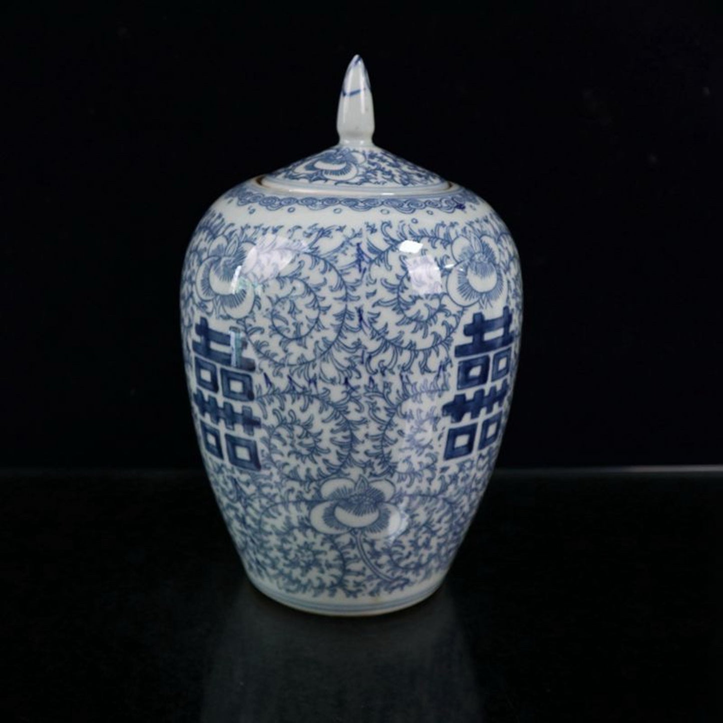 Blue and white winter melon jar