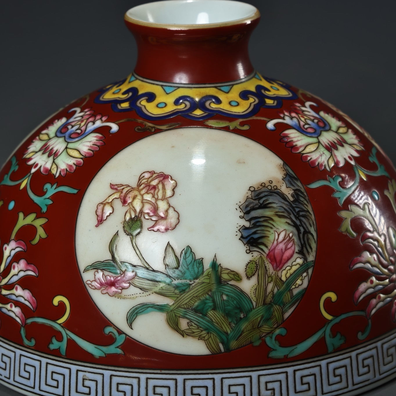 Chinese antique hand-painted pink porcelain vase and jar