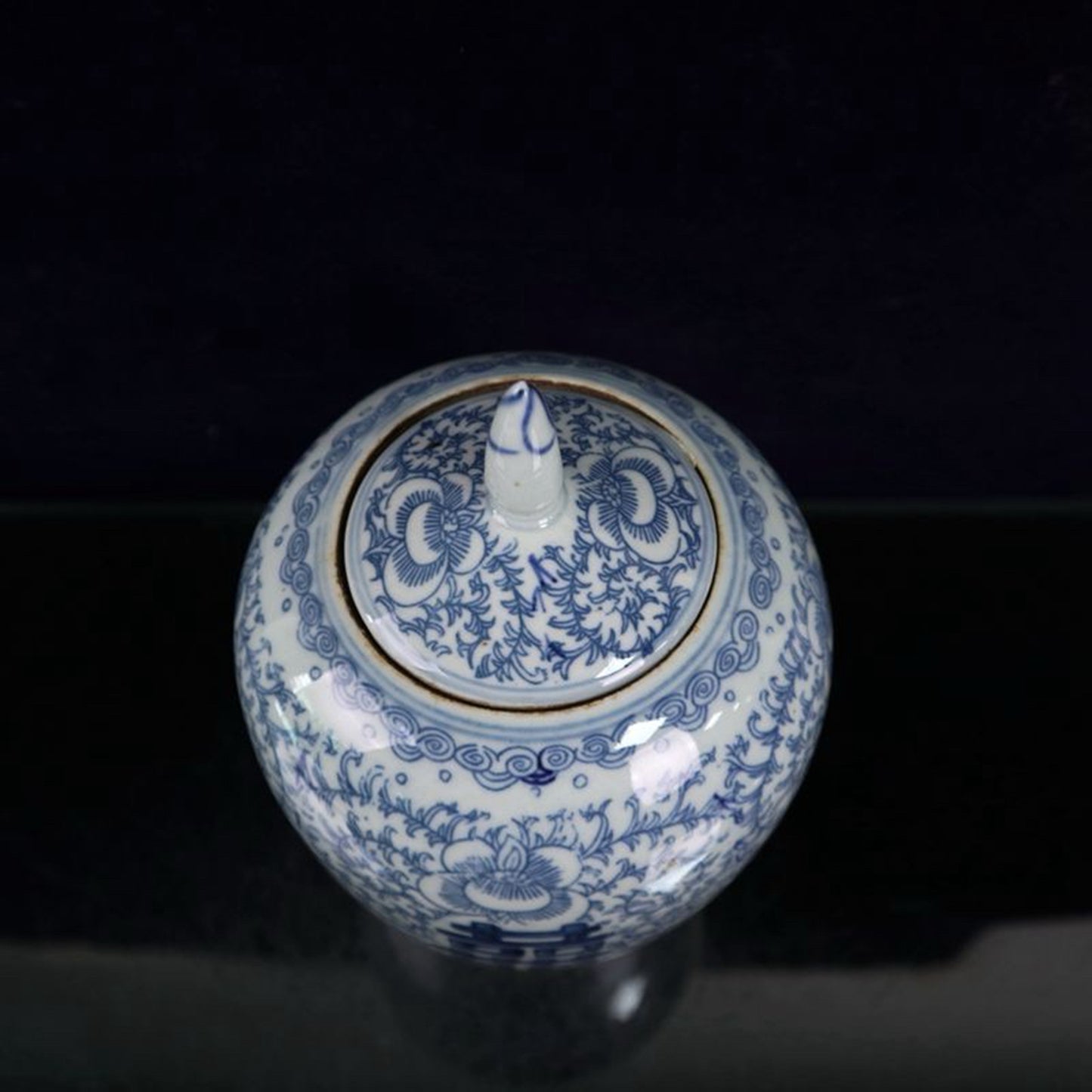 Blue and white winter melon jar