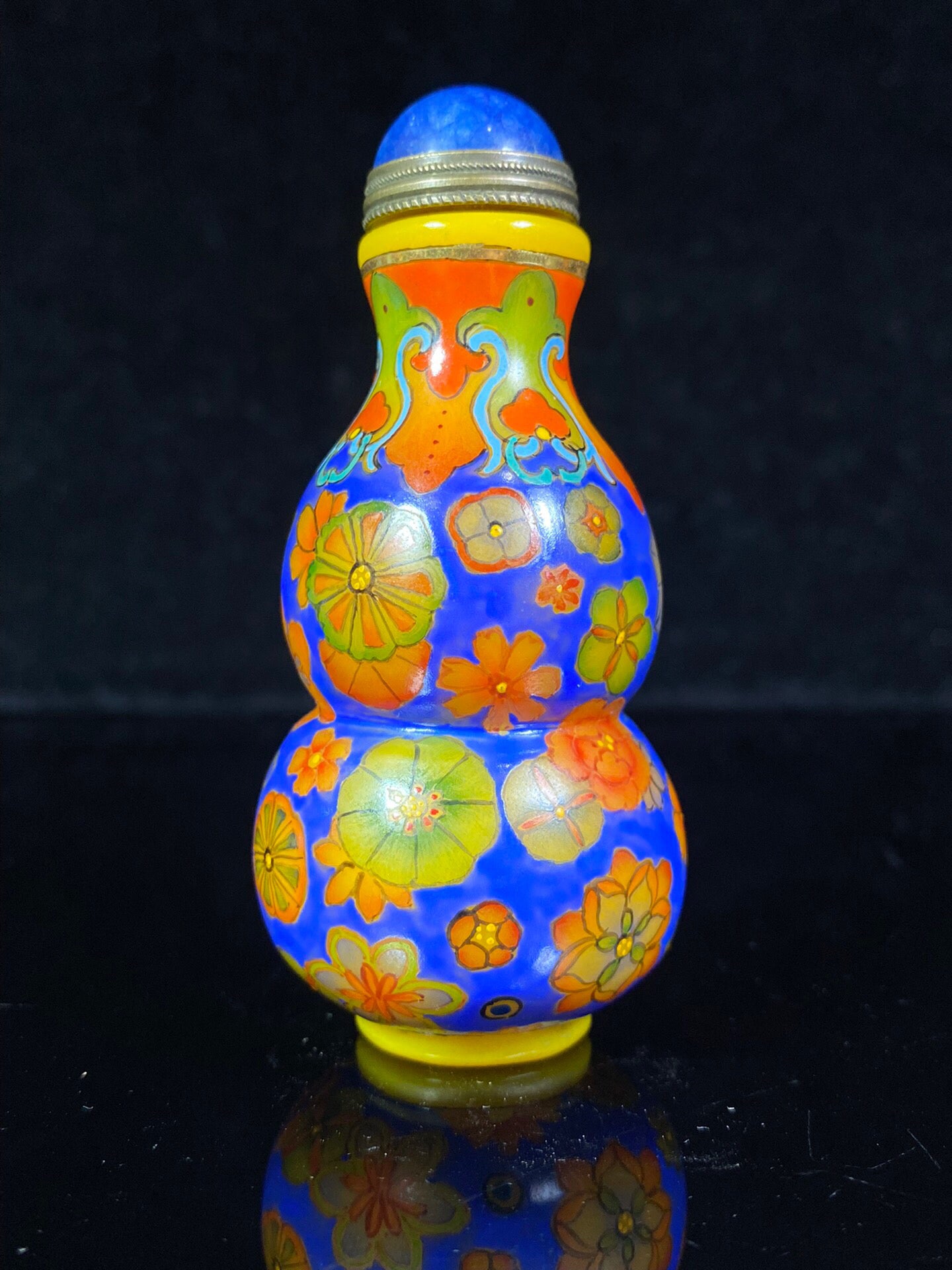 Chinese antique glazed painted enamel colored snuff bottle